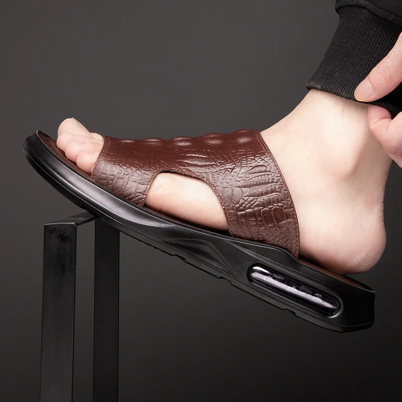 

New Fashion Beach Shoes All-match Non-slip British Style Men Sandals Leather Black Wear-resistant Platform Men Sandals Slippers