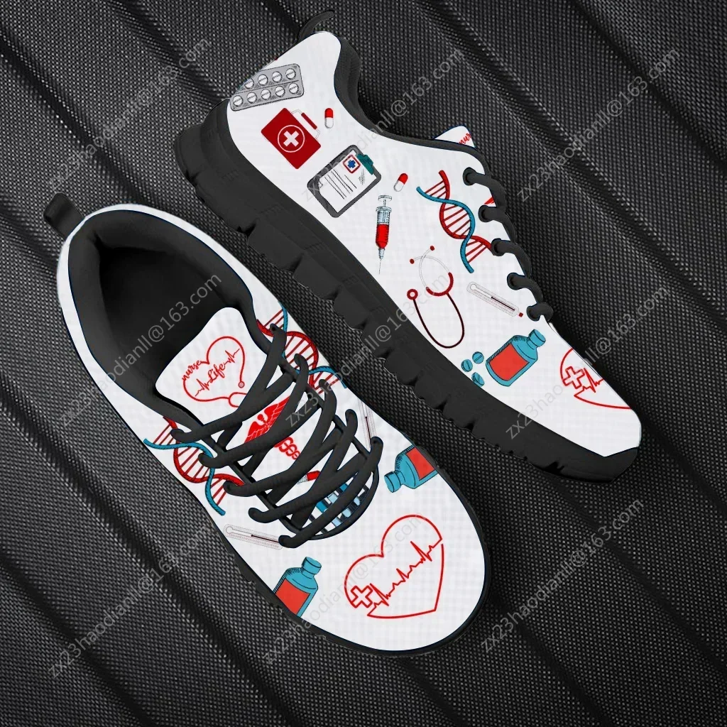 Кроссовки на шнуровке с вулканизированной подошвой