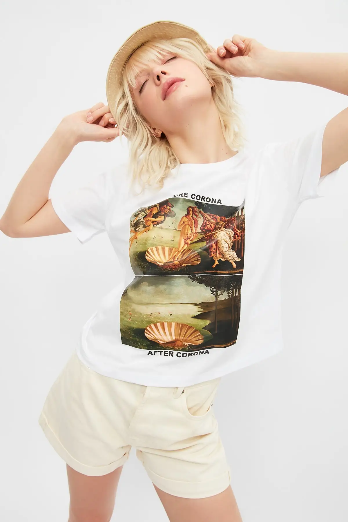 

Укороченная трикотажная футболка с принтом Trendyol TWOSS21TS3498