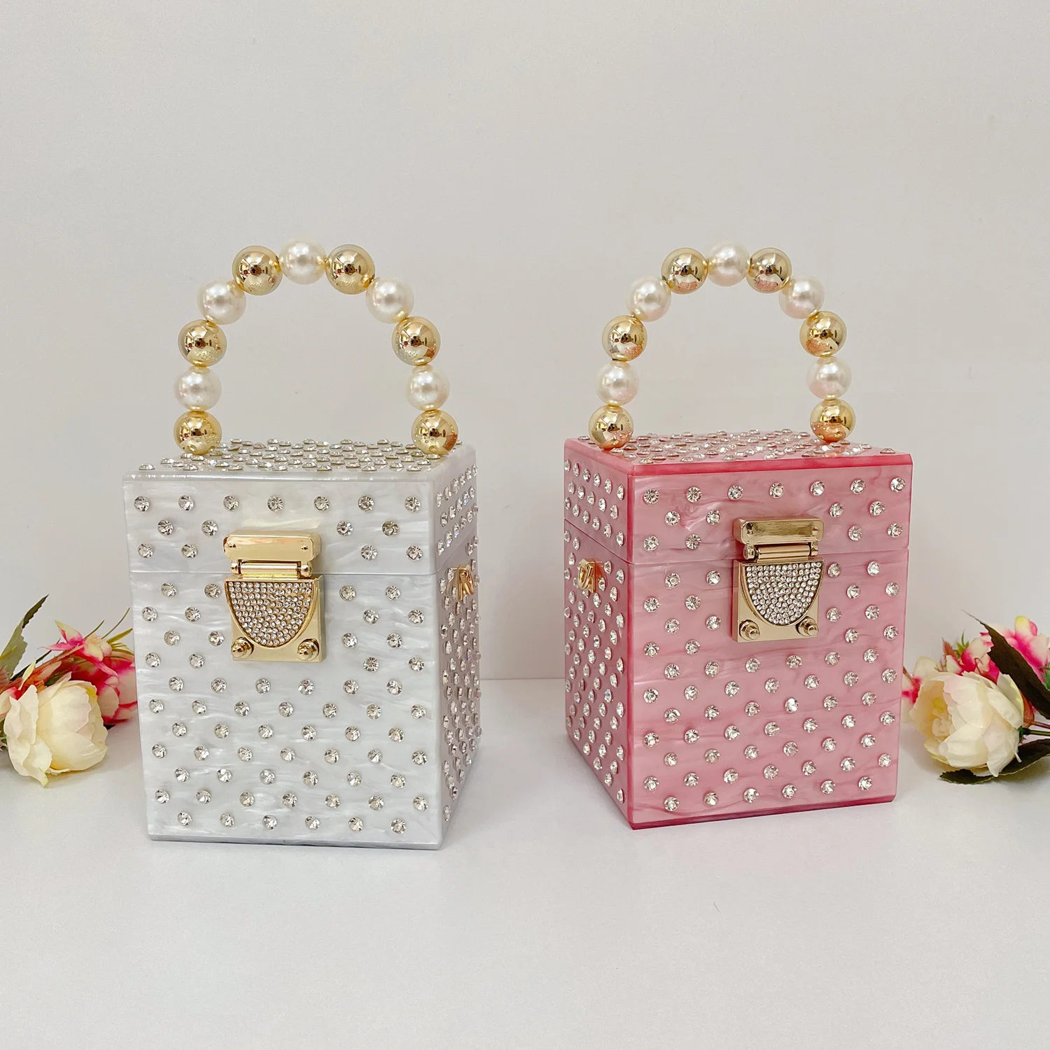 

Acrylic Square Pearl Box Rhinestone Diamond Shiny Evening Envelope Ladies Wedding Bag Bling Postman Bag