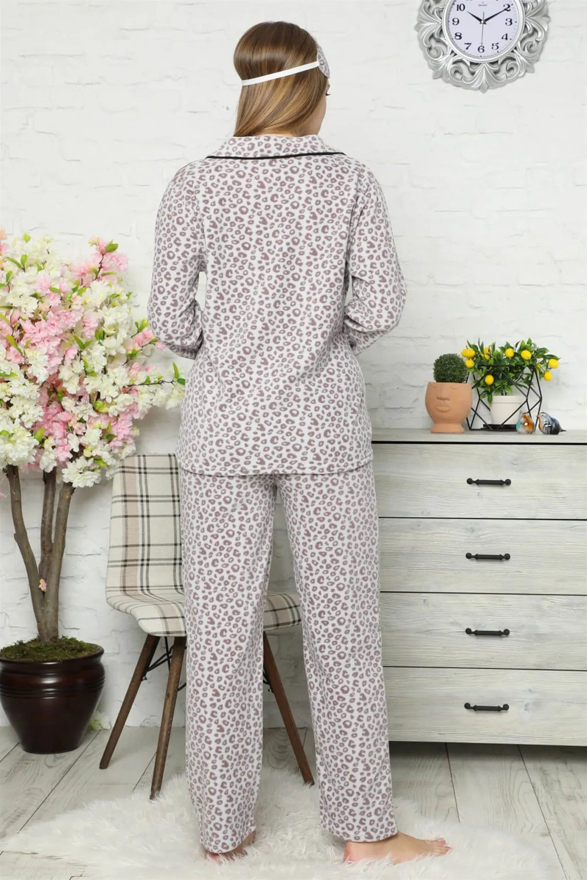 

Fashion Cartoon Welsoft Polar Front Button Women 'S Pajamas set 8082