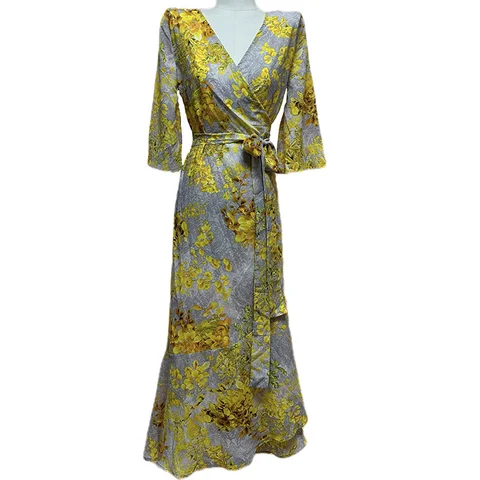 Женское платье до щиколотки с поясом и рукавом три четверти
