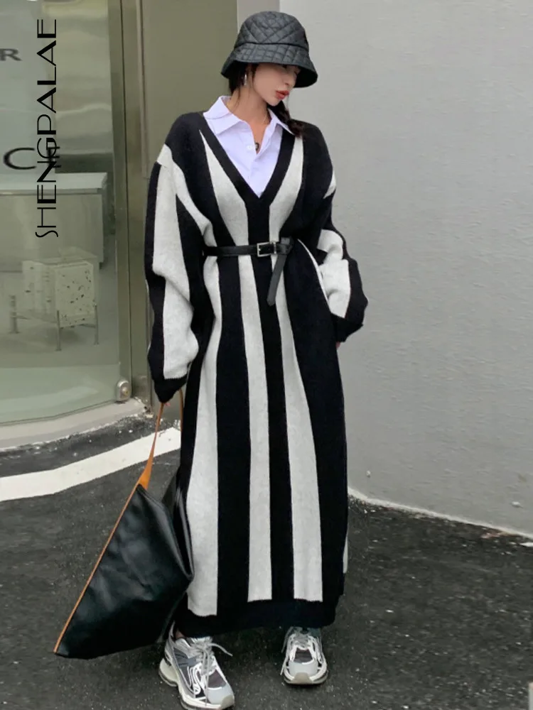 

SHENGPALAE 2022 зимняя модная женская одежда с v-образным вырезом в полоску трикотажный пуловер длинное платье-свитер для женщин vestido tide WZ20201