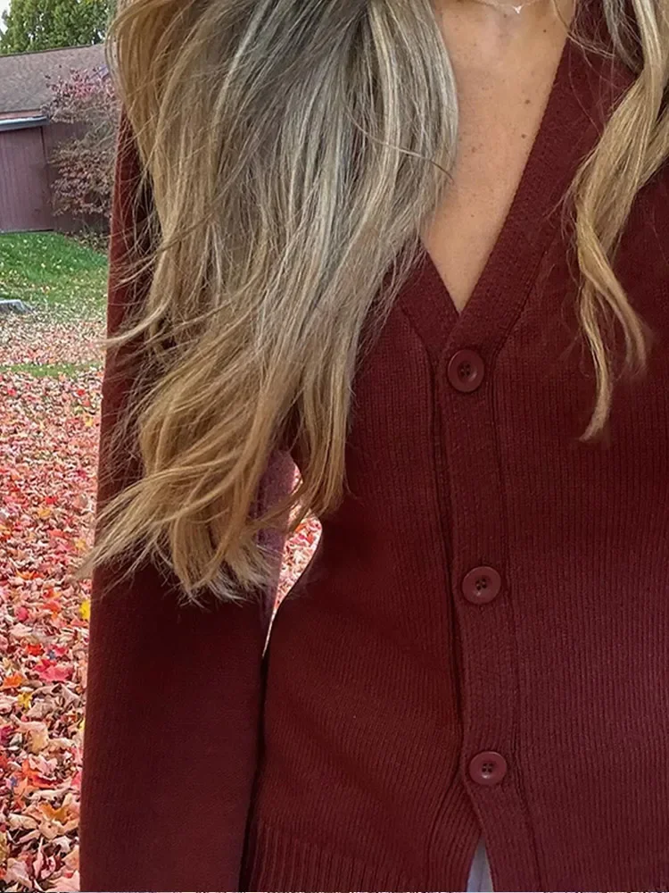 Женский вязаный кардиган с V-образным вырезом