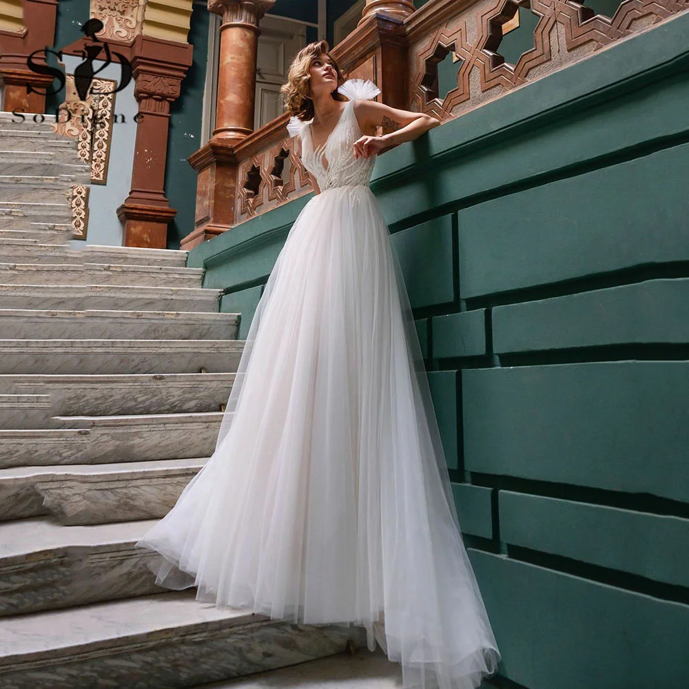 Купи SoDigne A Line Wedding Dress V Neck Strap Lace Bride Dress 2022 Buttons Princess Long Boho Floor Length Wedding Gown за 4,962 рублей в магазине AliExpress