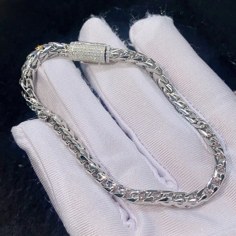 Ожерелье из серебра 925 пробы с муассанитом 4 мм D