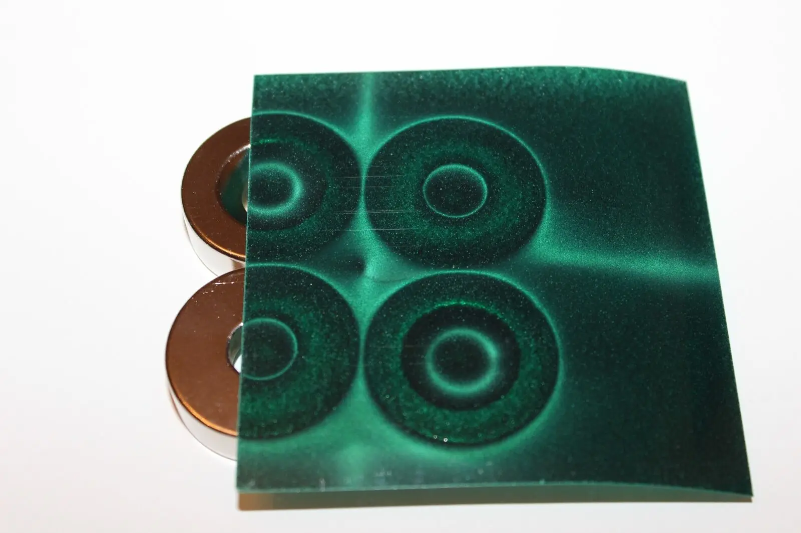 

Magnetic Field Viewer Viewing Film 152x152mm Card Magnet Detector Pattern Display Membrane Magnetic Card Detector