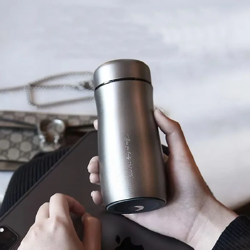 Двухслойный термос из чистого титана 200 мл с корзиной для чая женщин