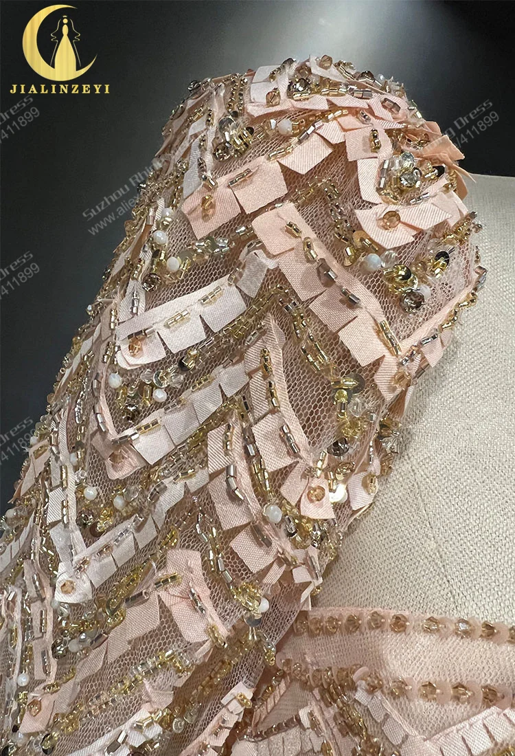 Рисунок 4 - Женское платье с длинным рукавом