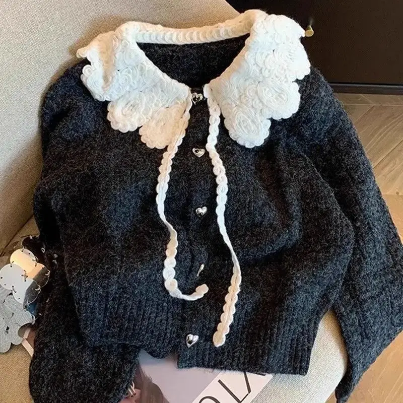 Вязаный кардиган контрастных цветов с воротником-куклой и галстуком шикарный