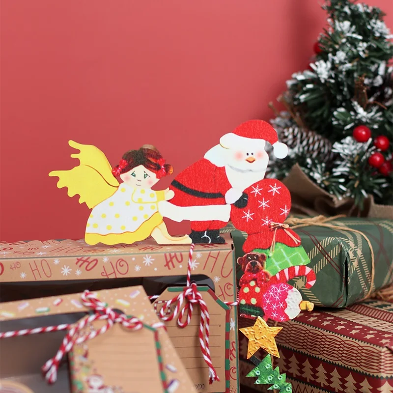 

Декоративная рамка для двери в виде Санта-Клауса и лося