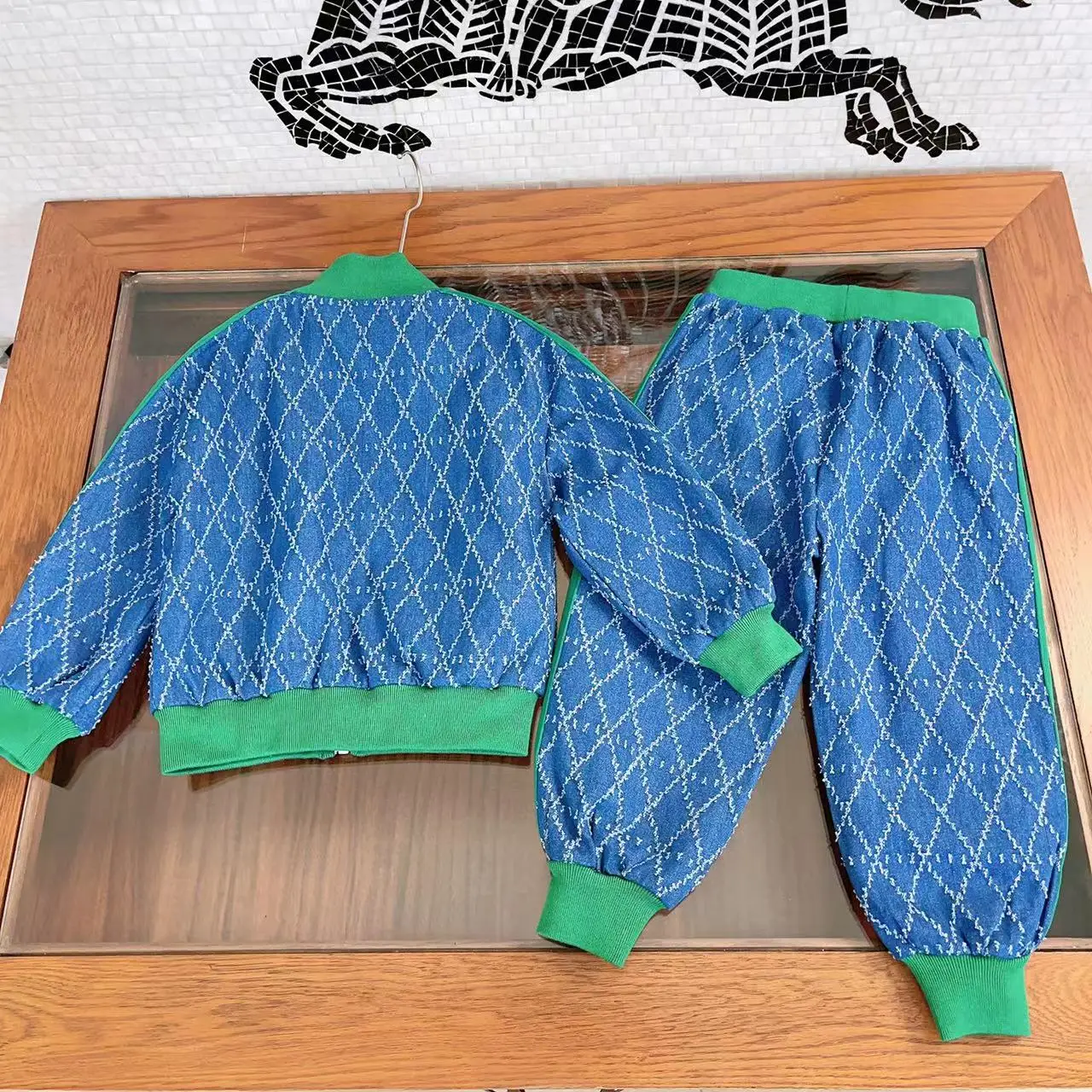

Popular children's wear 2022 fashionable western-style sweet double pocket design coat with sweet western-style simple sleeveles