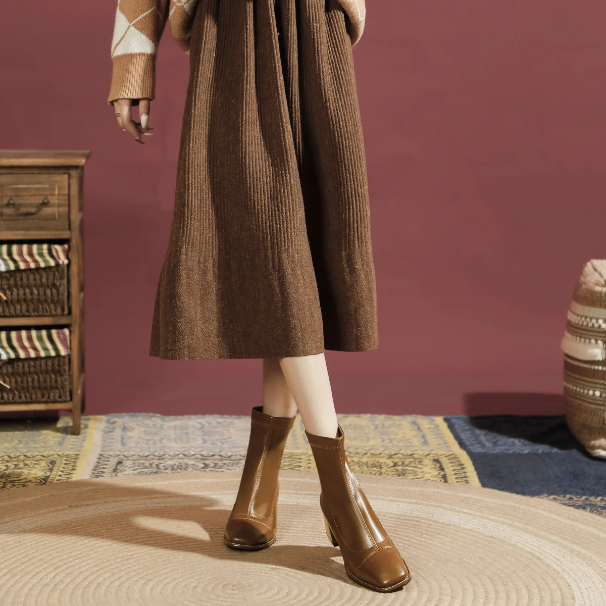 Женские замшевые кожаные короткие сапоги модные женские на высоком толстом