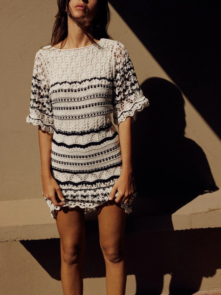 

ZBZA Women's Summer New Round Neck Short Sleeve Loose Retro Contrast Color Back V-Neck Halter Design Striped Crochet Mini Dress