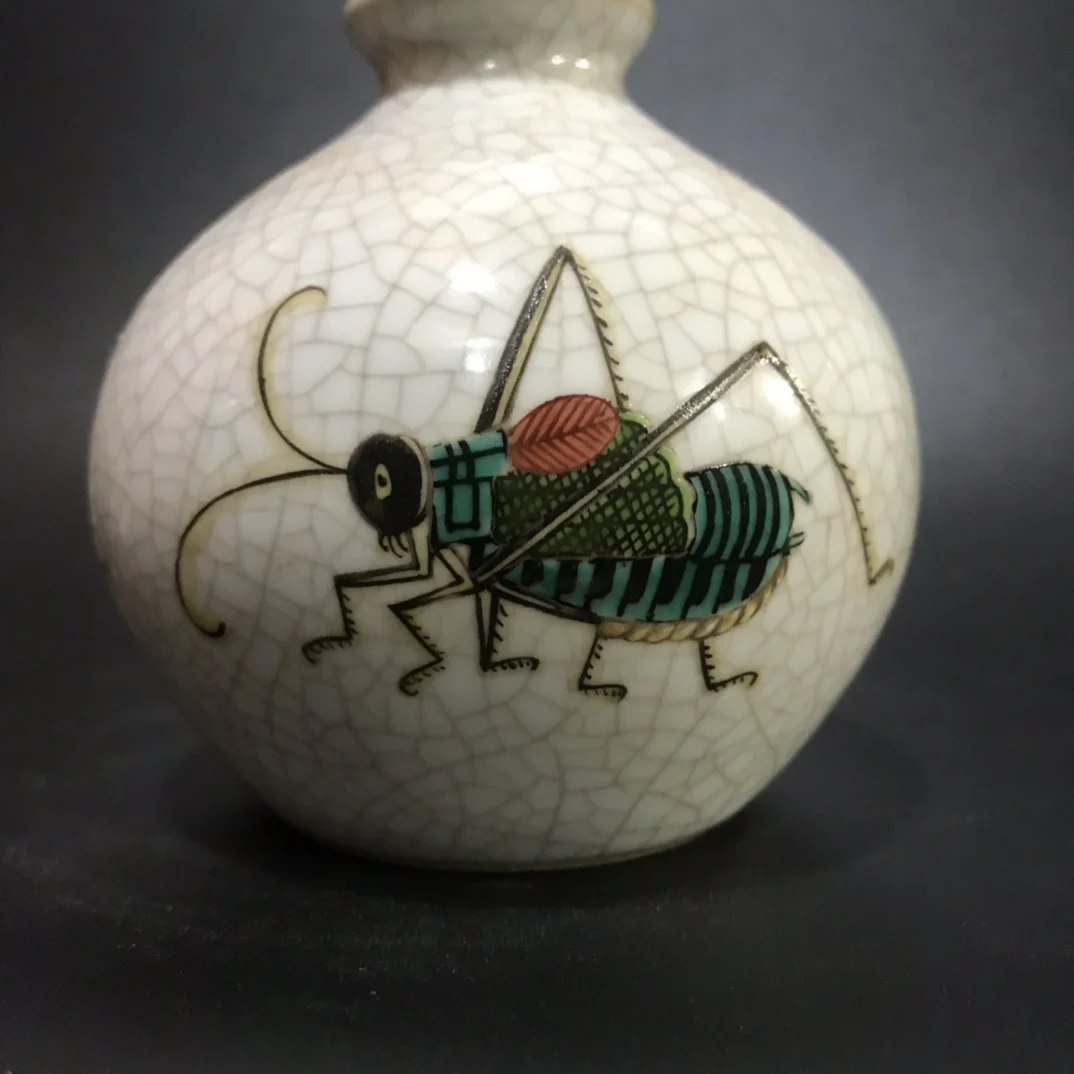 Ornament Collection value White Porcelain Open Slice Hand-painted Grasshopper Vase elegant  Exquisite gifts for best friends