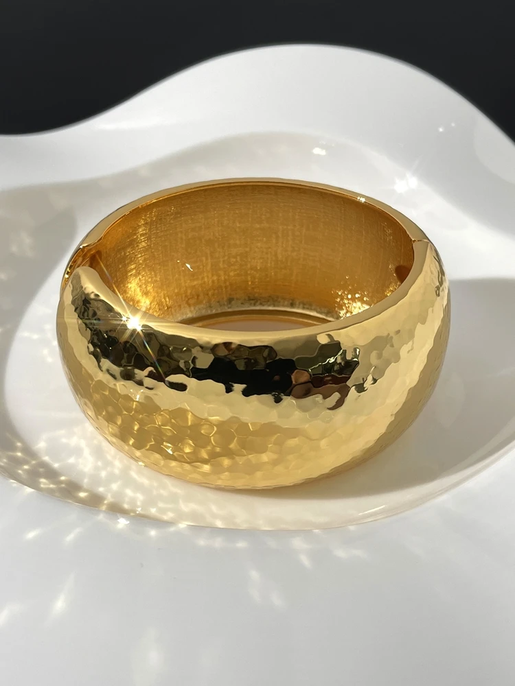 

Wide Open Bracelet Exaggerated Water Ripples Personalized Vintage Hammer Bracelet