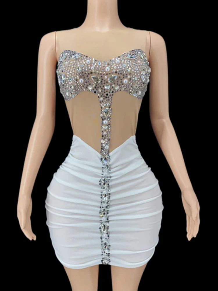 

Блестящее женское бархатное платье без рукавов в виде лебедя