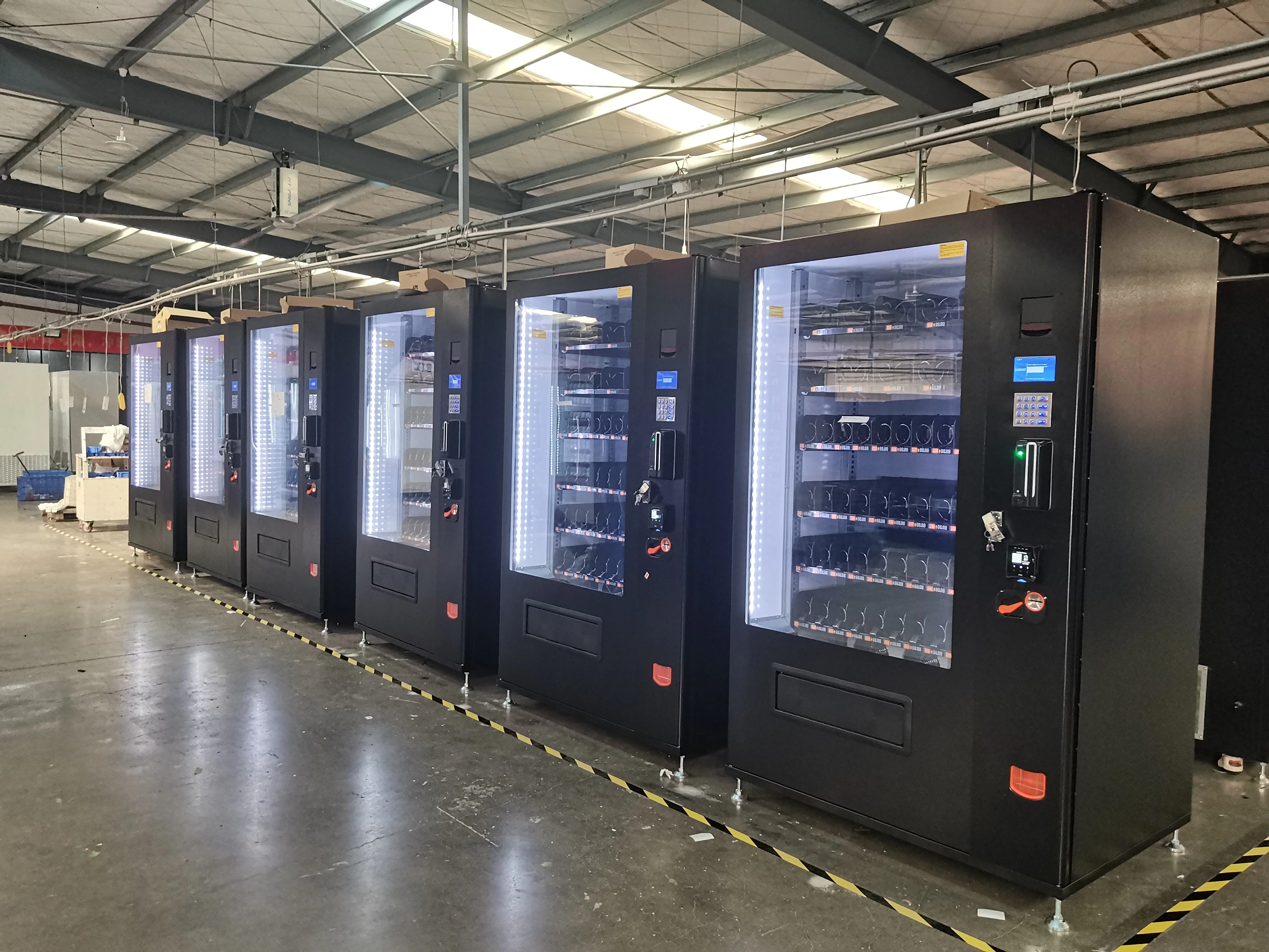 Торговый автомат для закусок популярный в Америке поддерживает настройку