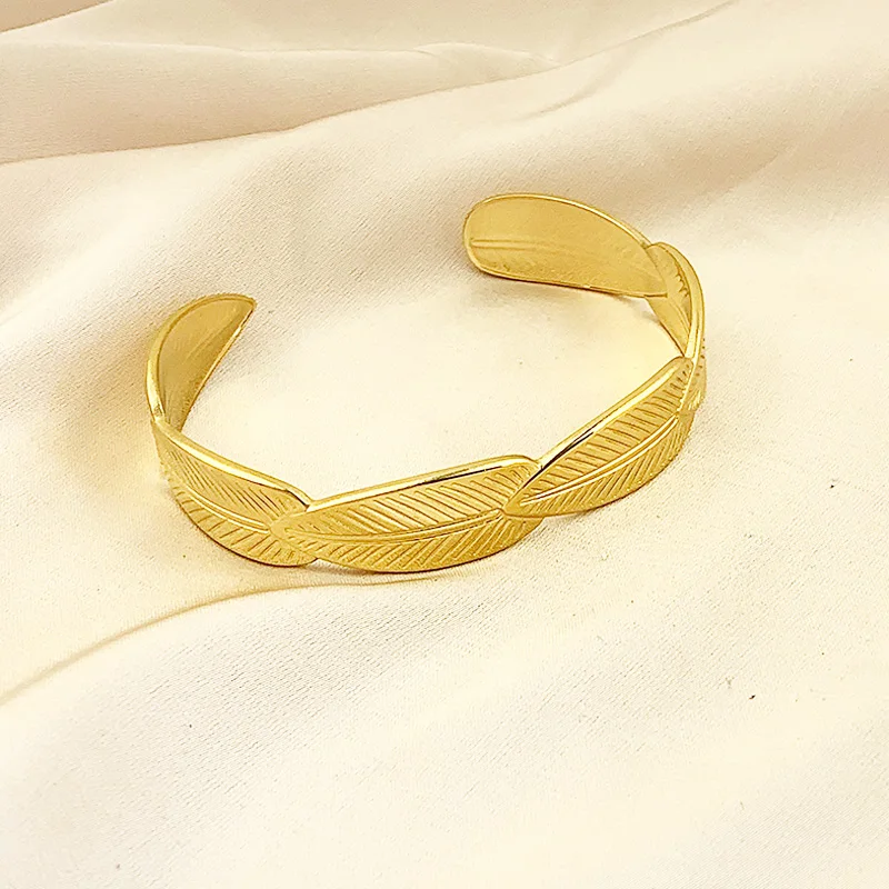 

Fashion Stainless Steel Feather Leaf Opening Bracelet for Women Hip Hop Adjustable C-Shape Cuff Bracelet Girls Casual Jewelry