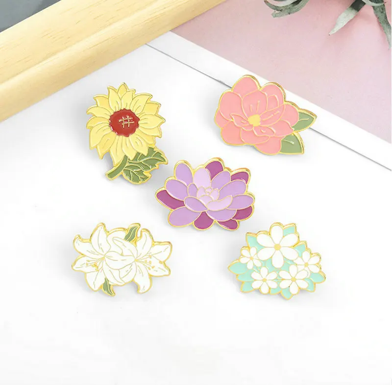 

10 PCS / LOT Backyard Garden Enamel Pins Custom Plants Sunflower Lily Daisy Lilac Brooches Lapel Badges Bag Cartoon Jewelry