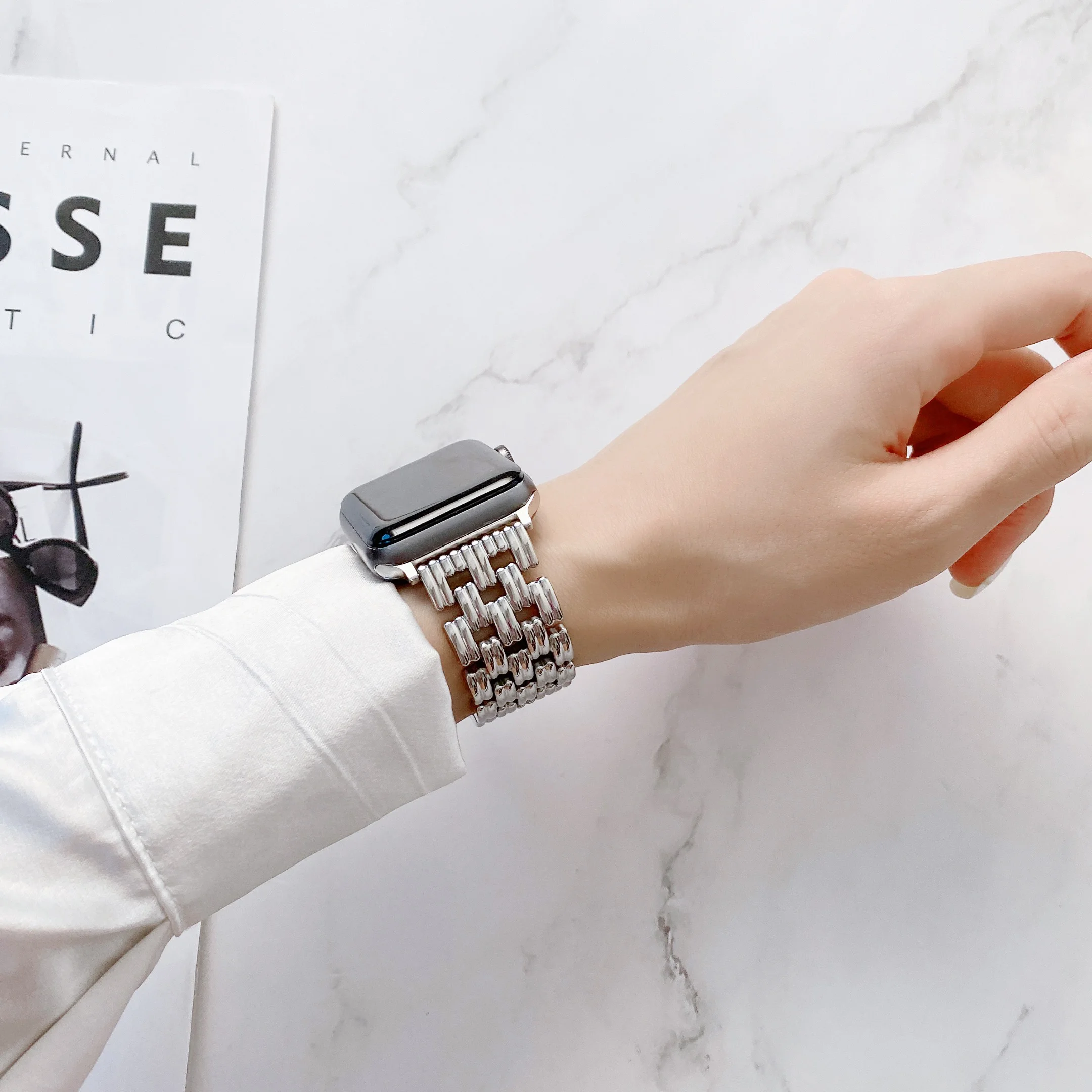 Luxury Bracelet Stainless Steel Strap For Apple Watch 8pro Band 49mm 45mm 41mm 44mm ultra iWatch Series 8 7 Belt Adjustable tool