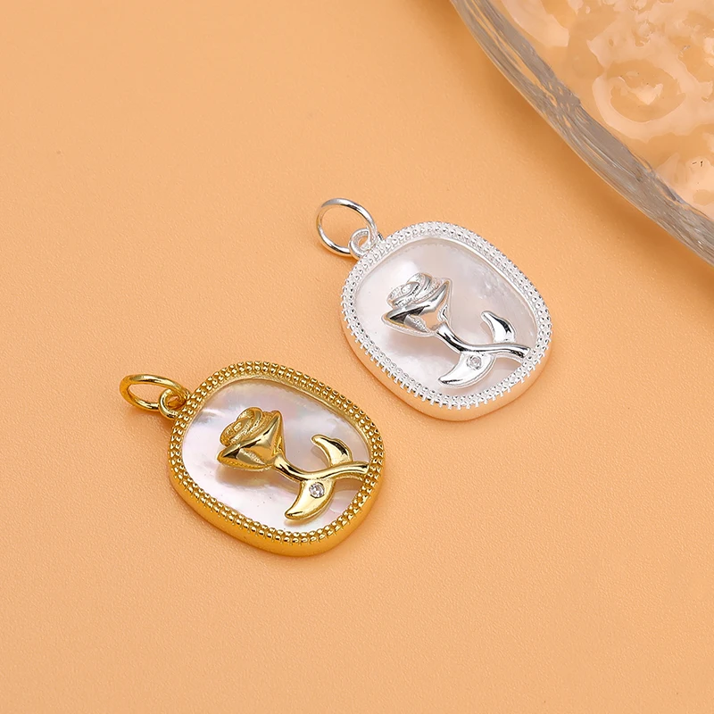 

Кулон из серебра 925 пробы в виде Розы