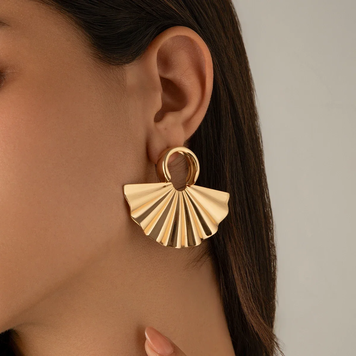 Серьги-подвески женские геометрической формы в виде веера