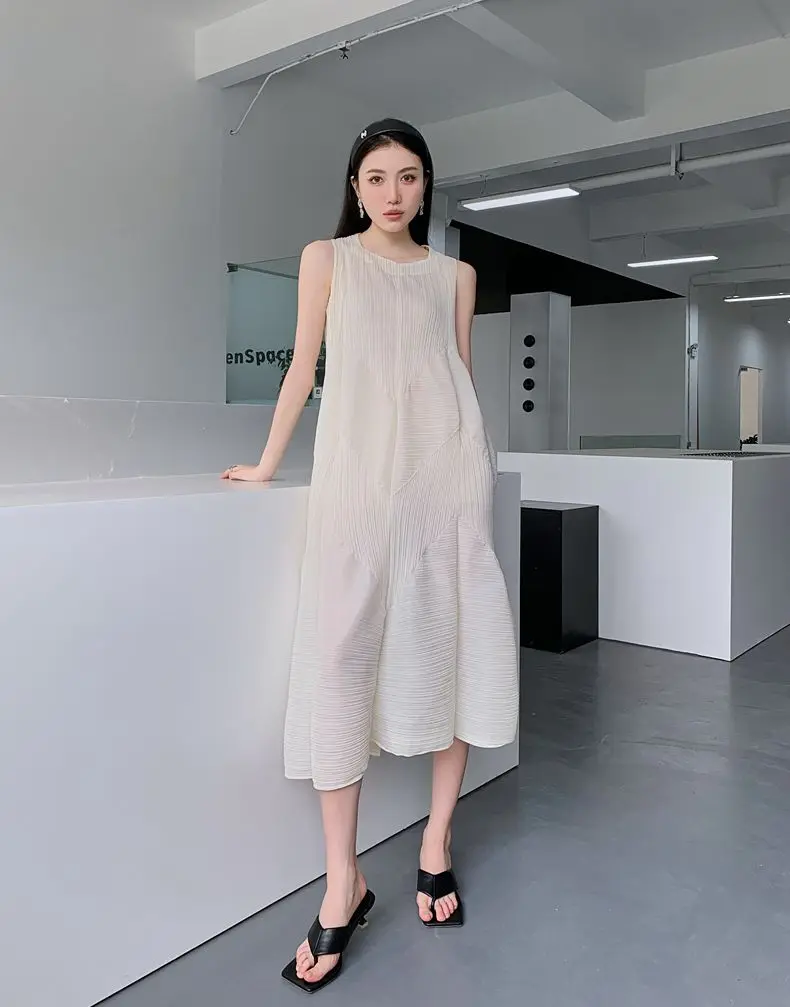 

ZCSMLL French Women's High Sense Dress Design Sense Pleated Silhouette Vest Cake Solid Color Sleeveless Vestido Female