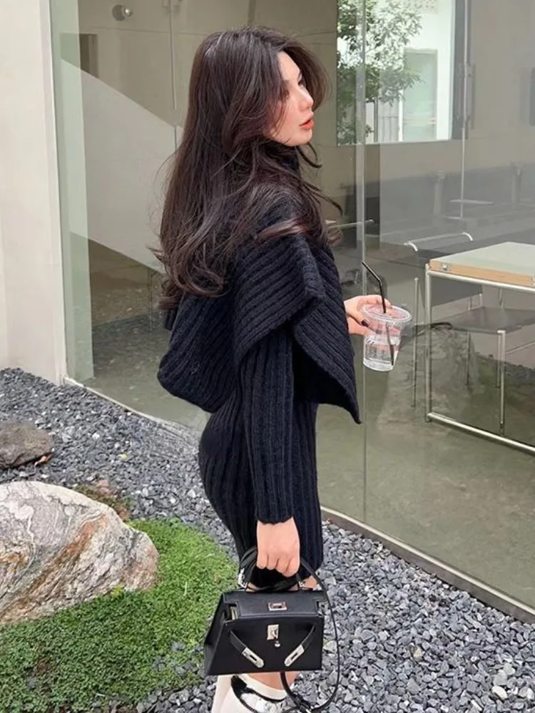 Женский трикотажный свитер с длинным рукавом и круглым вырезом