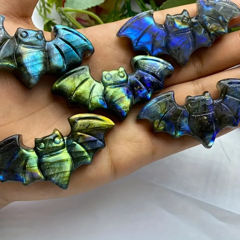 

Фигурка Летучей Мыши из лабрадорита