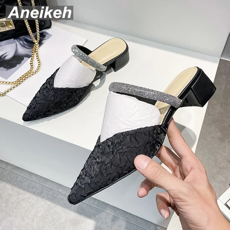 

Женские туфли Aneikeh, летние пляжные шлепанцы с блестками и принтом, новинка из искусственной кожи с острым носком, модные однотонные туфли на ...