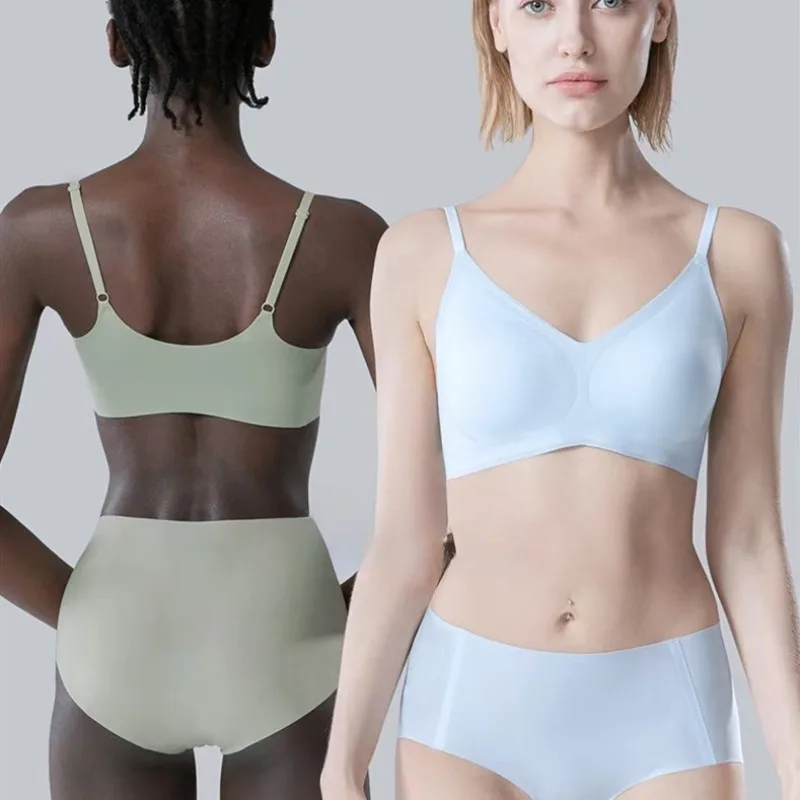 

Бюстгальтер бесшовный с чашками пуш-ап и регулируемыми бретелями