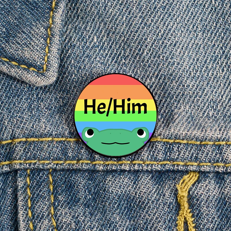 

Pronoun Pride He Him frog Pin Custom Brooches Shirt Lapel teacher tote Bag backpacks Badge gift brooches pins for women