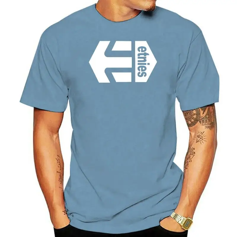 

Summer new men 's personality tops simple design printing T - shirt black and white short - sleeved round neck tees