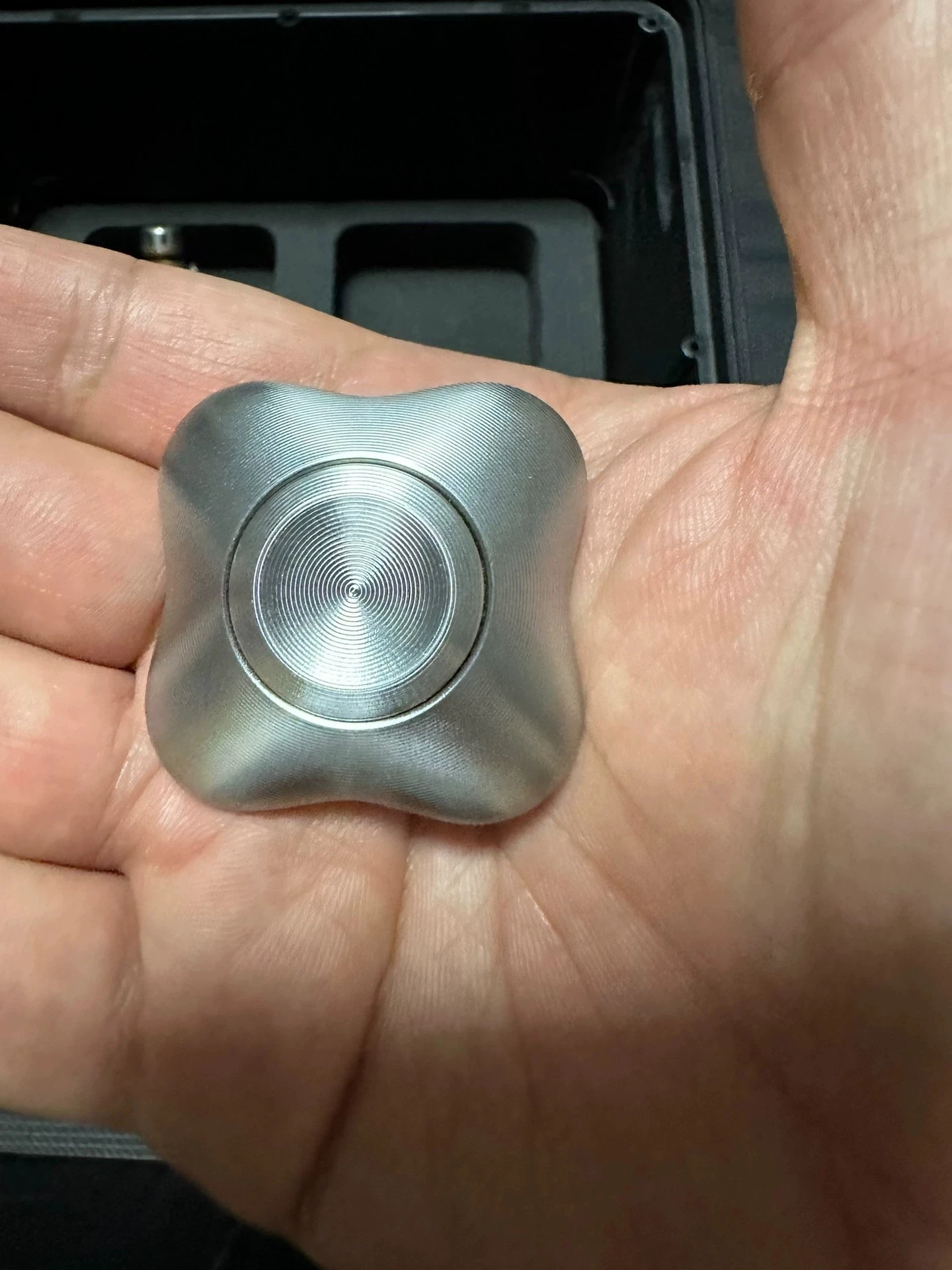 Гироскоп из нержавеющей стали для повседневного использования с изображением