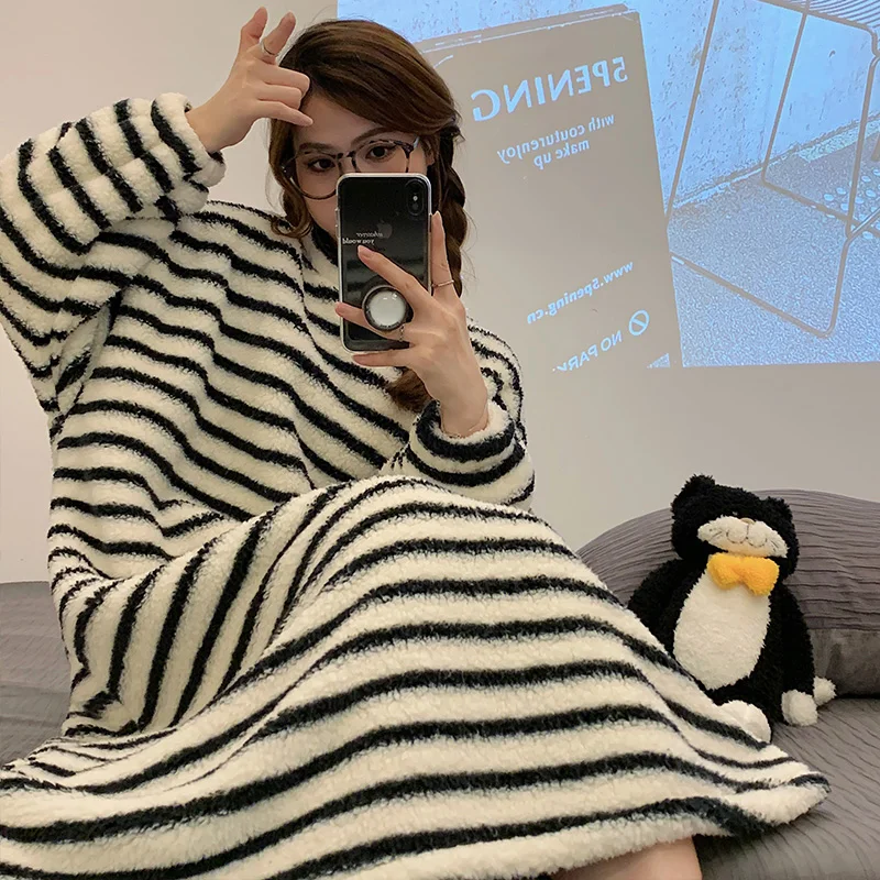 Ночные рубашки женские зимние с круглым вырезом пушистые для отдыха в