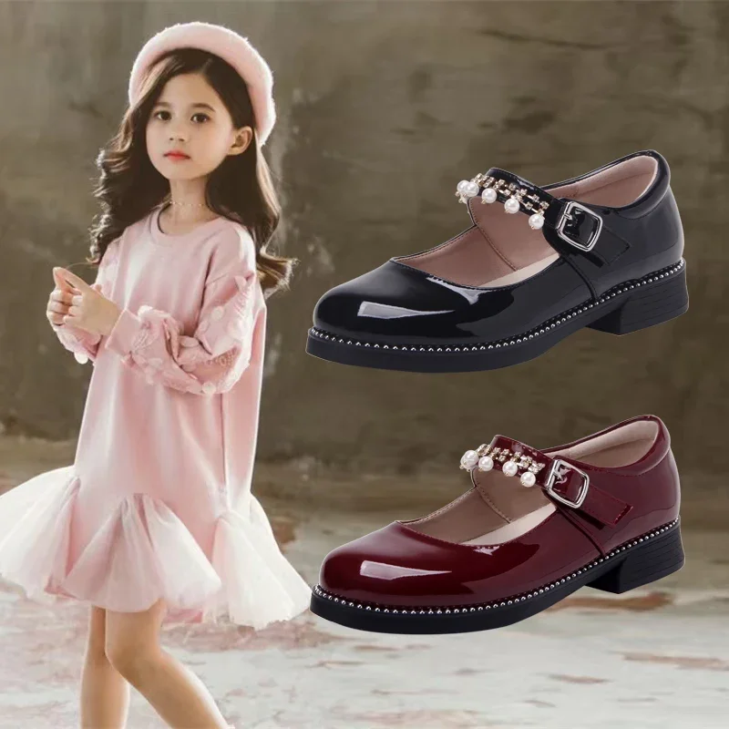 Туфли-лодочки женские из лакированной кожи на низком каблуке