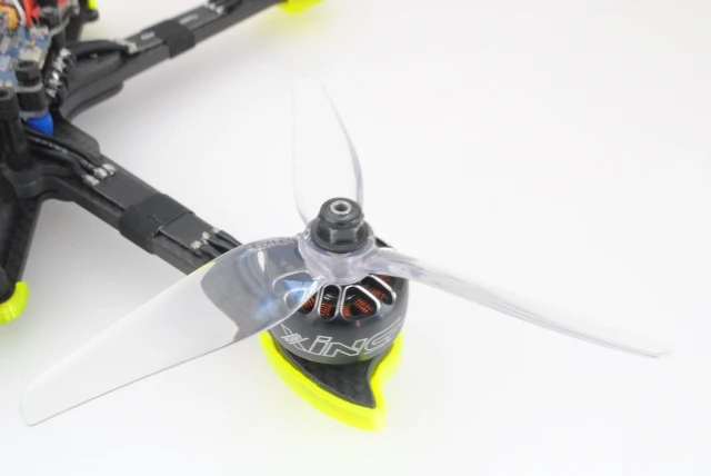 

HQPROP HeadsUp R38C Clear 4.9X4X3 4940 3-лопастной гоночный Пропеллер из поликарбоната для RC FPV Racing 5-дюймовые дроны DIY части