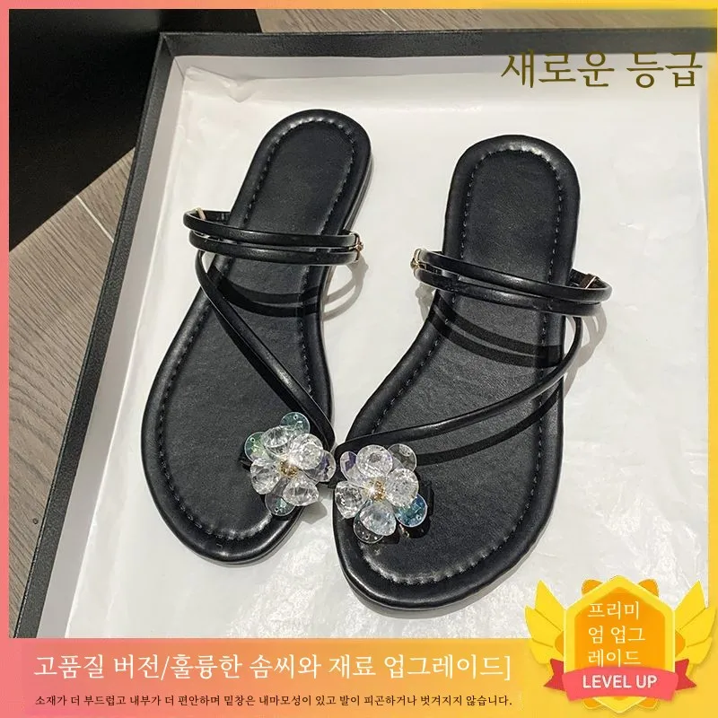 Slippers Women Wear 2024 New Summer Flat Bottom Rhinestone Und Fairy Sle Soft Temperament Toe Covering Two Outer W...