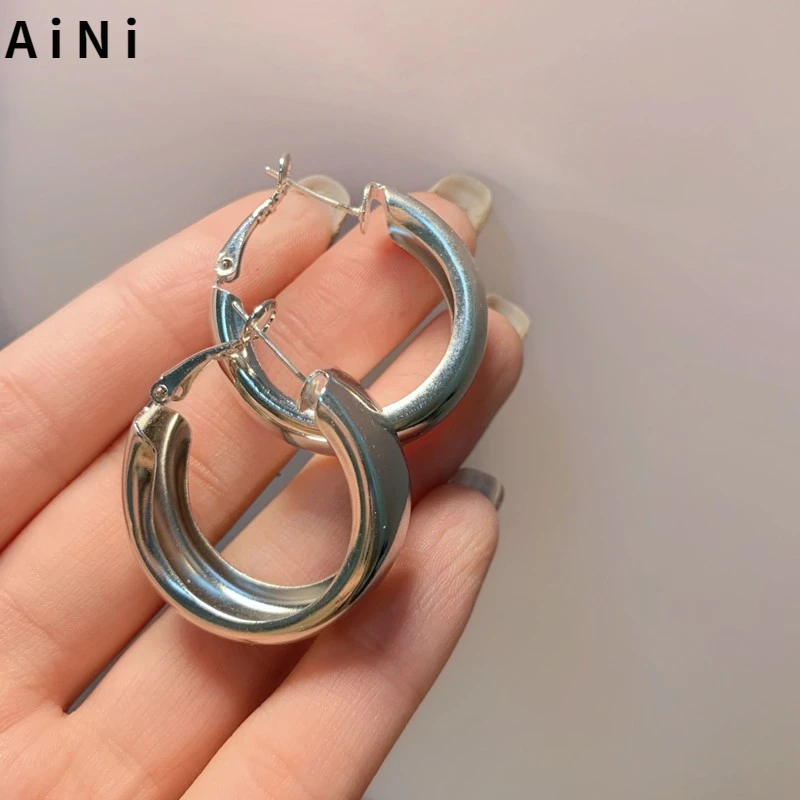 

Europe And America Style Exaggerated Eound Earrings Fashion Street Photo Glossy Earrings For Girls And Delicate AccEssories