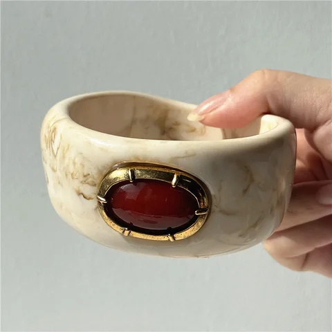 HUANZHI винтажный металлический браслет из смолы с красным камнем, набор преувеличенных штабелируемых браслетов в стиле панк, массивные широкие манжеты, ювелирные изделия для женщин