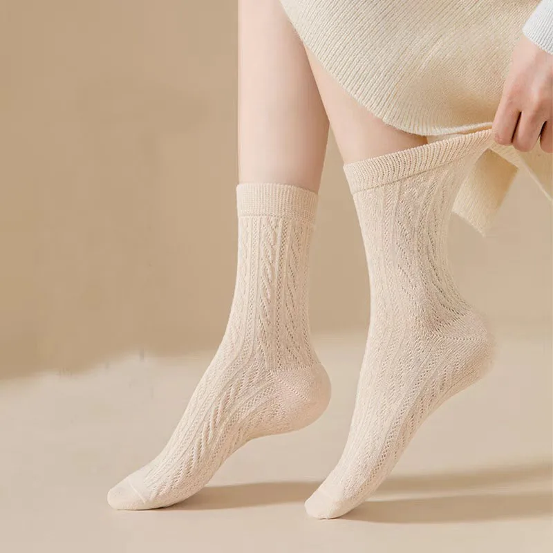 Simple New 2023 Spring Autumn Thin Cotton Socks Solid Color Cotton Socks for Women 10 Pairs Black White Twist Sports Women Socks