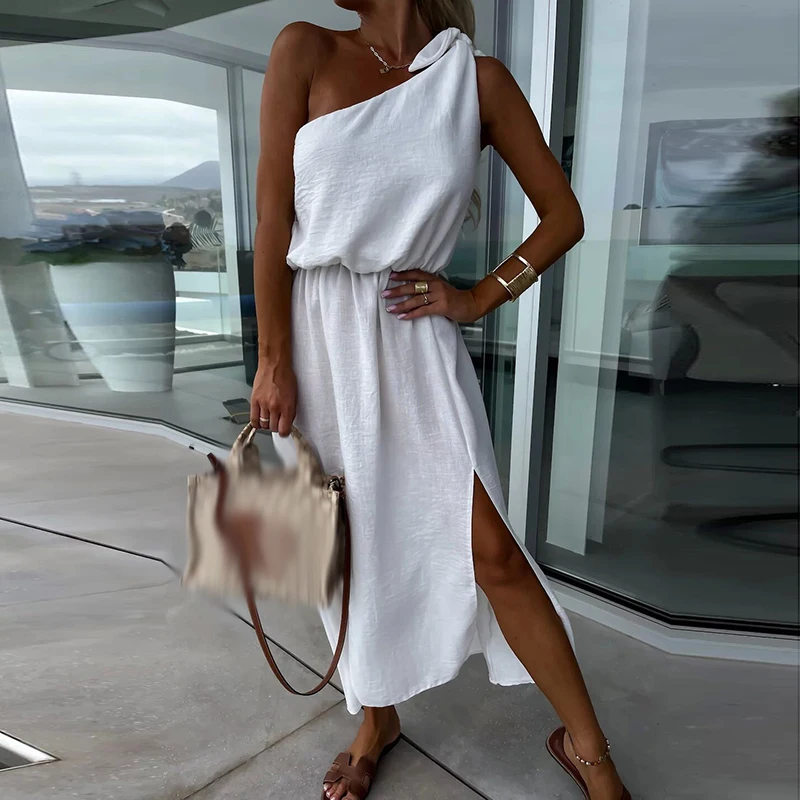 

Женское платье с диагональным воротником и разрезом, без рукавов