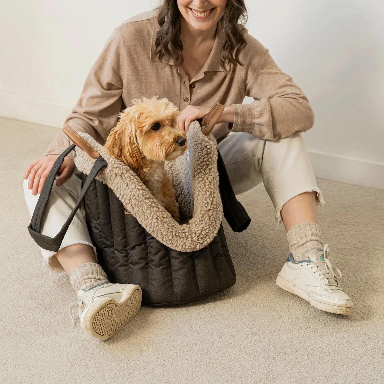 Cotton pet bag, super light waterproof pet handbag, dog warm in winter, portable bag for going out