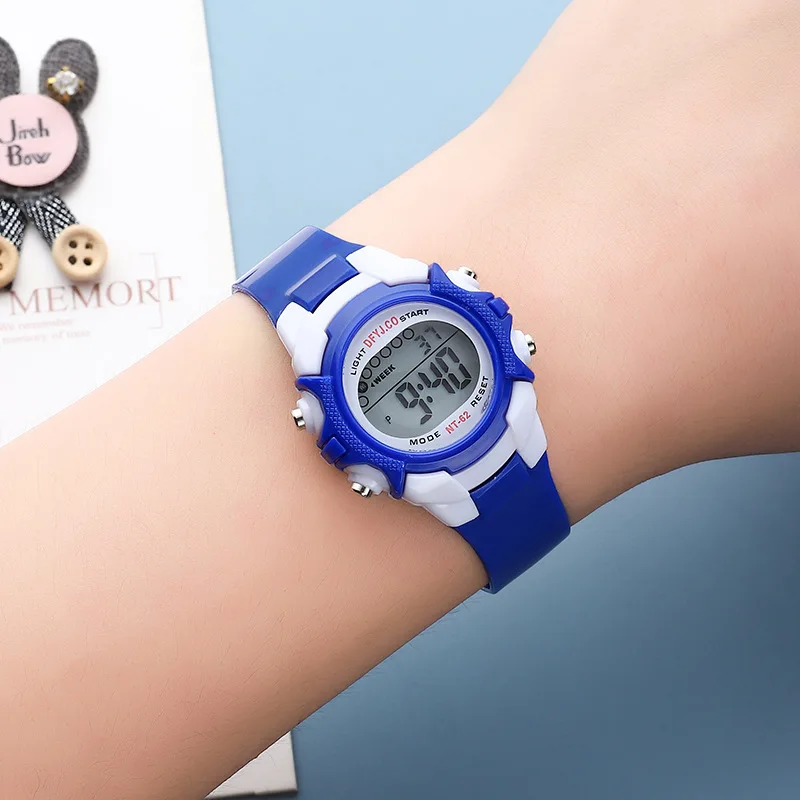 Часы детские цифровые спортивные светодиодные водонепроницаемые с силиконовым