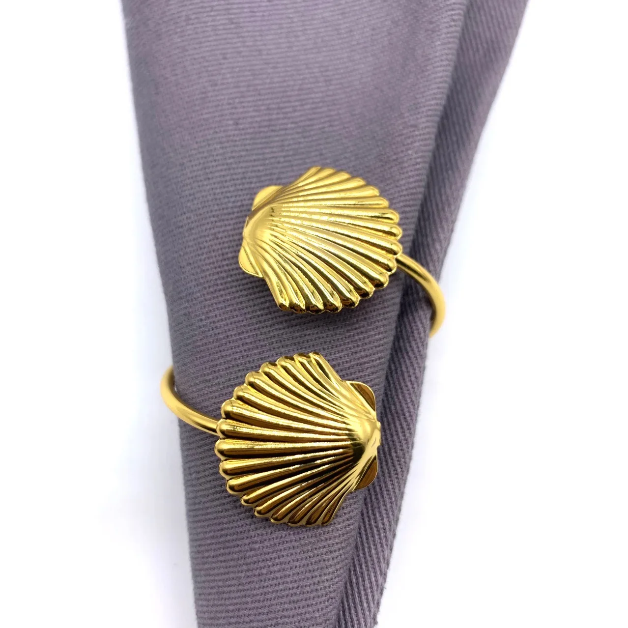 

12 PCS Hotel Shell Metal Napkin Buckle Napkin Ring Mouth Cloth Towel Wholesale Napkin Holder for Weddings Art Deco Emerald Ring