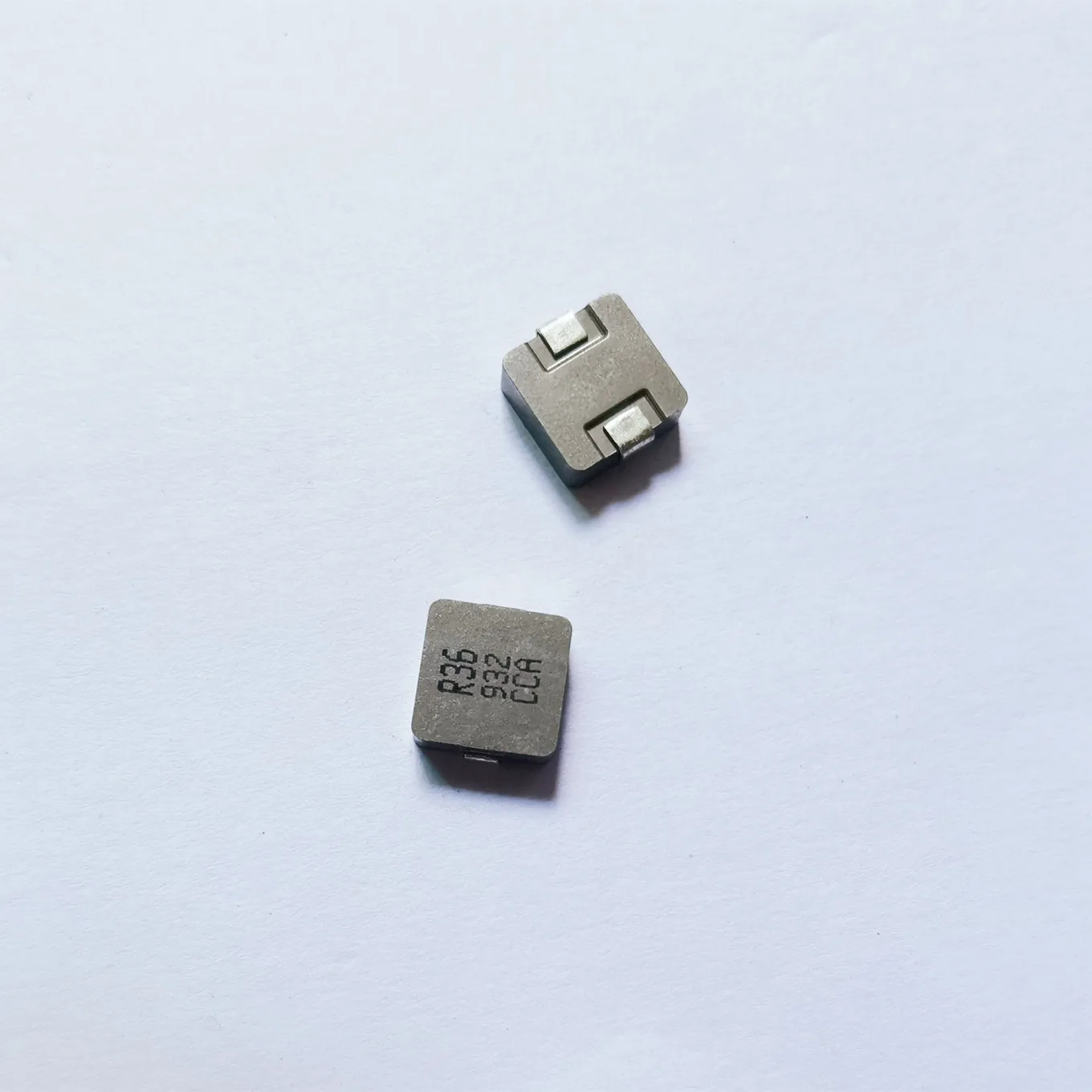 Фото Оригинальный новый 100% PEUE104T-R36MS 0,36uH 10X10X4MM 40A SMD интегрированный сильноточный индуктор 4040 R36 №1