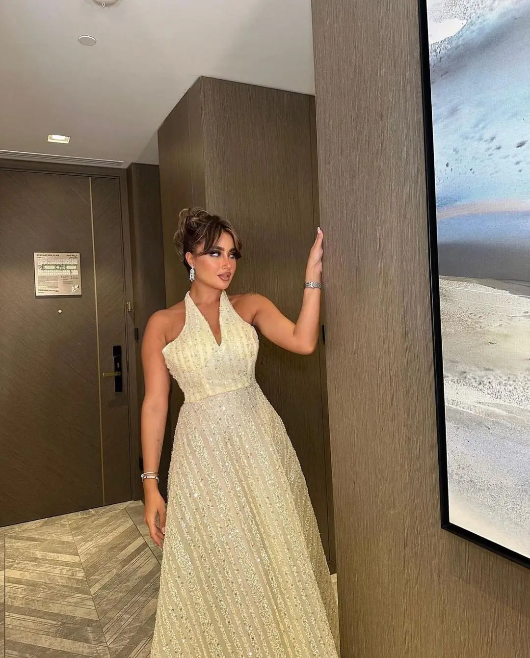 

Halter Floor Length Beadings Strapless Sleeveless Prom Dresses Evening Dresses Saudi Arabia Women's Formal Dress