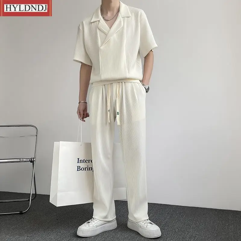 Summer New Mens Korean Loose Ice Silk Sets Men Pleated Sets Men Fashion Casual Short-Sleeved T-Shirt/trousers Two-Piece
