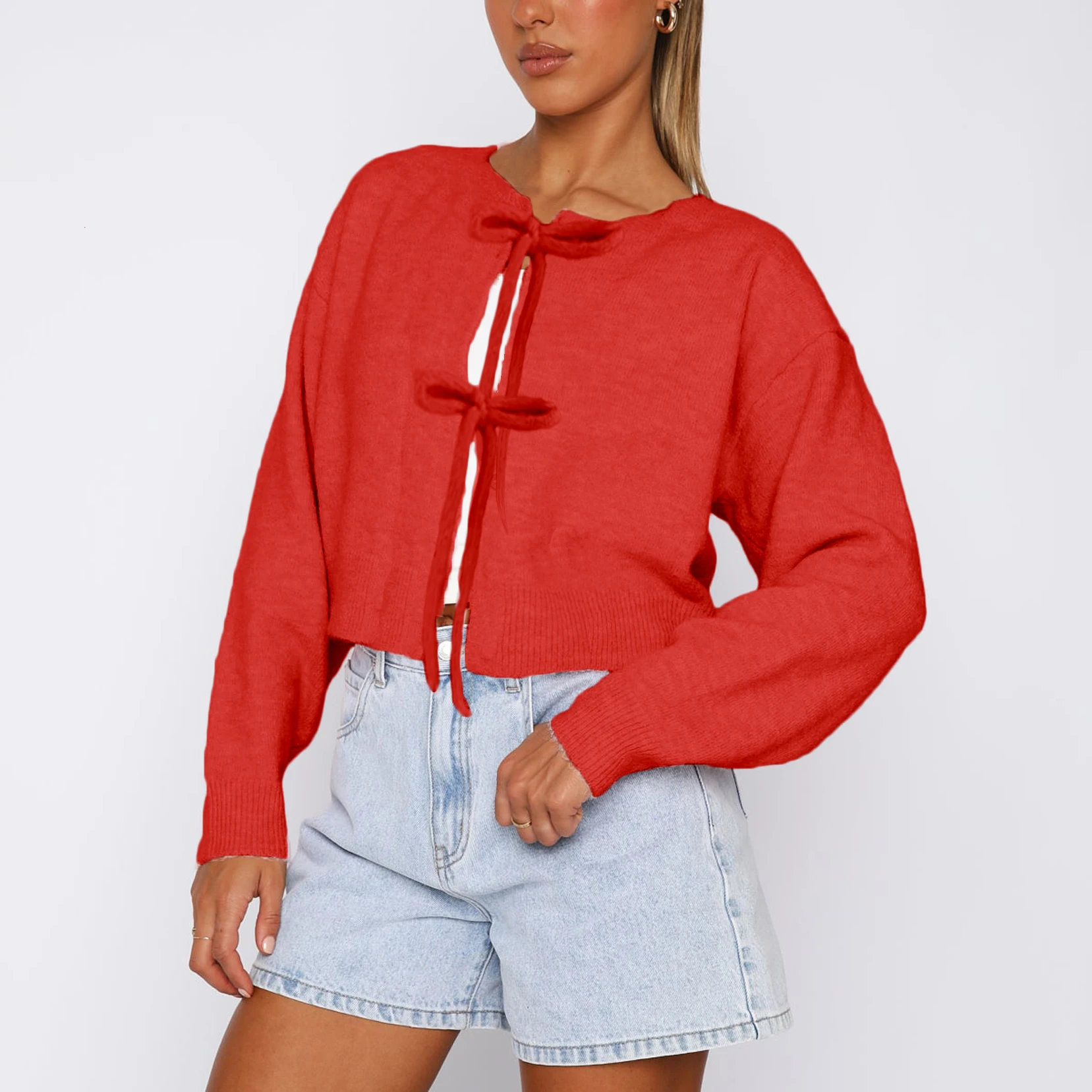 Женский вязаный кардиган с завязками спереди однотонный укороченный свитер